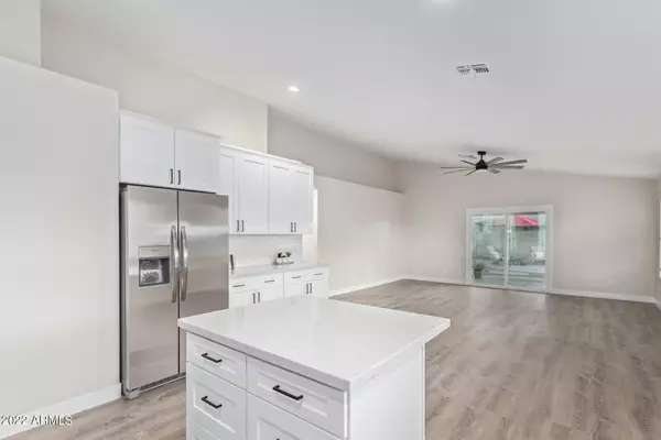 Phoenix, AZ 85042,8402 S 20th Place