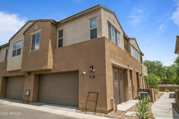 4535 S SQUIRES Lane #201, Gilbert, AZ 85297