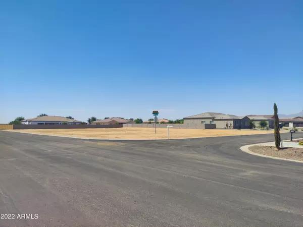 Waddell, AZ 85355,15907 W CINNABAR Court #48