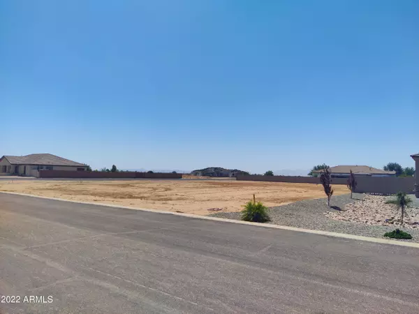 Waddell, AZ 85355,15907 W CINNABAR Court #48