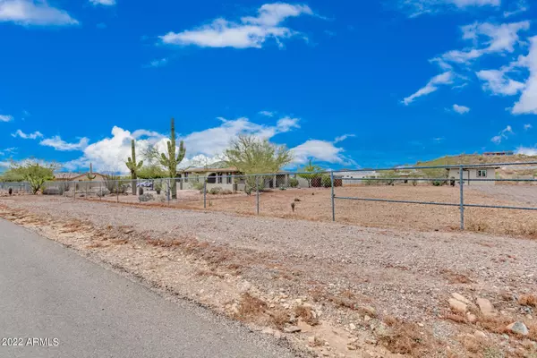 1012 E SADDLE MOUNTAIN Road, Phoenix, AZ 85086