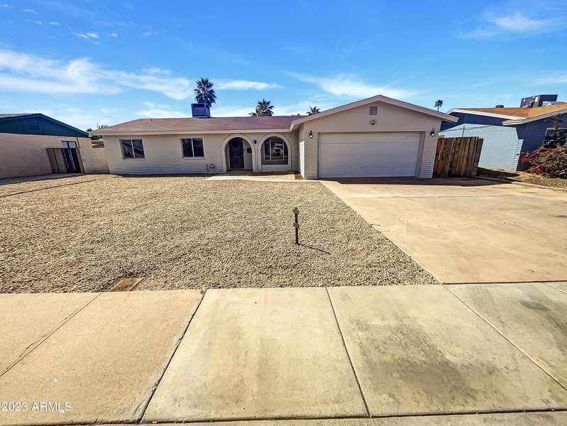 3741 W BARNES Lane, Phoenix, AZ 85051