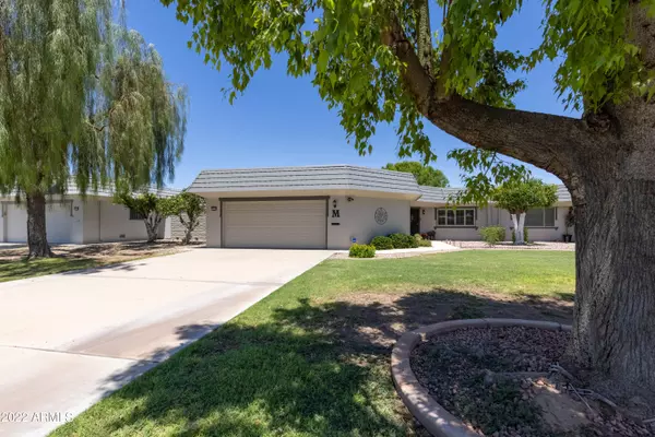 10120 W PINEAIRE Drive, Sun City, AZ 85351