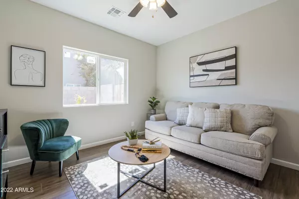 Phoenix, AZ 85041,514 W DESERT Lane