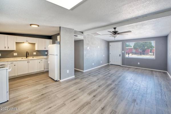 101 E YUMA Street, Huachuca City, AZ 85616