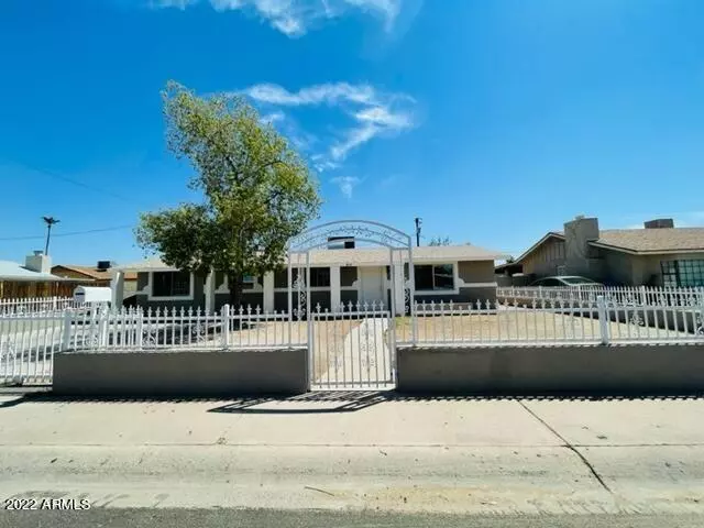 Phoenix, AZ 85042,933 E DARREL Road