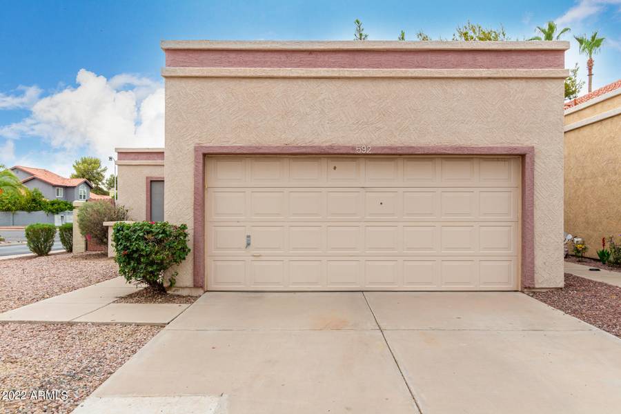 592 S RIO Drive, Chandler, AZ 85225