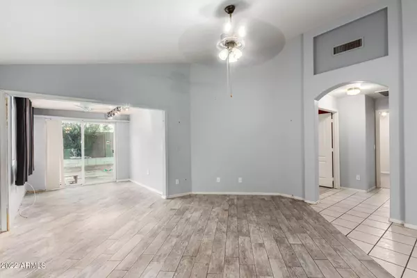 Phoenix, AZ 85023,118 W VILLA THERESA Drive