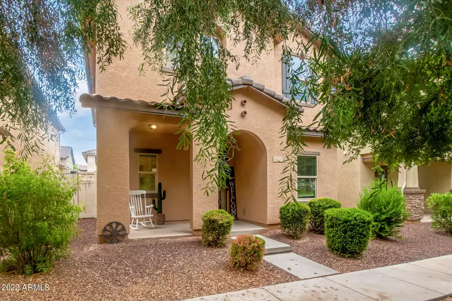 883 S PHEASANT Drive, Gilbert, AZ 85296