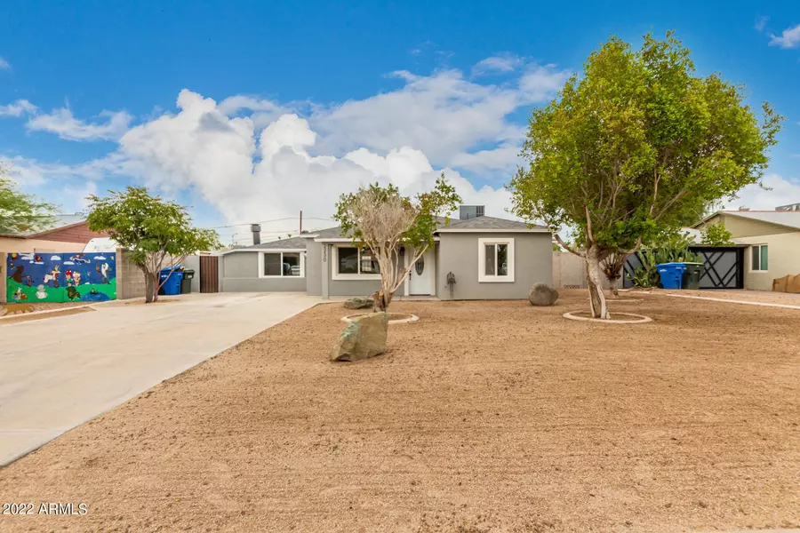 2230 E CHEERY LYNN Road, Phoenix, AZ 85016