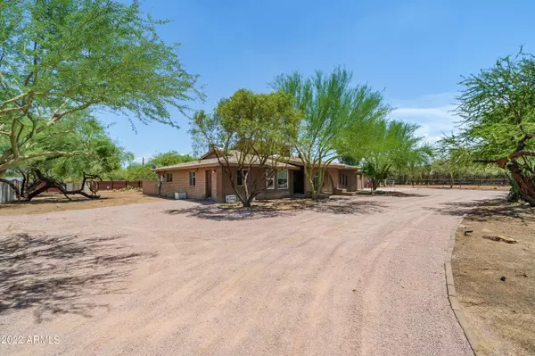 Paradise Valley, AZ 85253,10229 N 64th Street