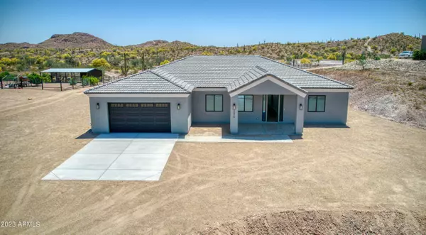 2575 W Magma Road,  San Tan Valley,  AZ 85144