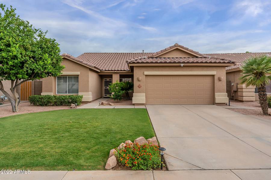 677 W DOUGLAS Avenue, Gilbert, AZ 85233