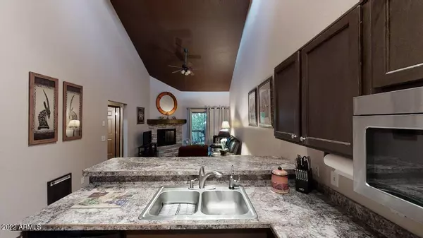 Pinetop, AZ 85935,93 E WHITE MOUNTAIN Boulevard #321