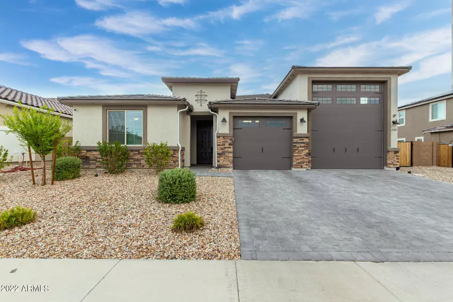 18988 W MERCER Lane, Surprise, AZ 85388