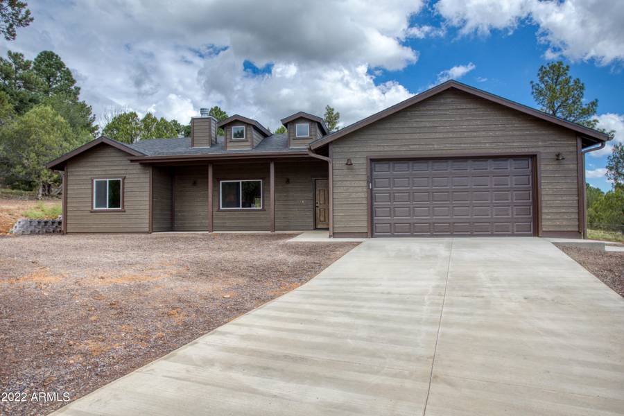 560 S ANGELAS Place, Show Low, AZ 85901