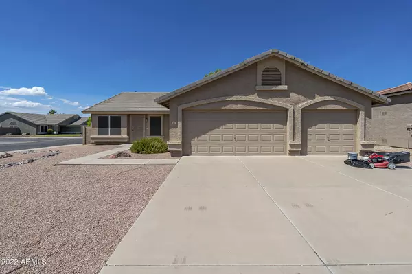 1102 E LIBERTY Lane, Gilbert, AZ 85296