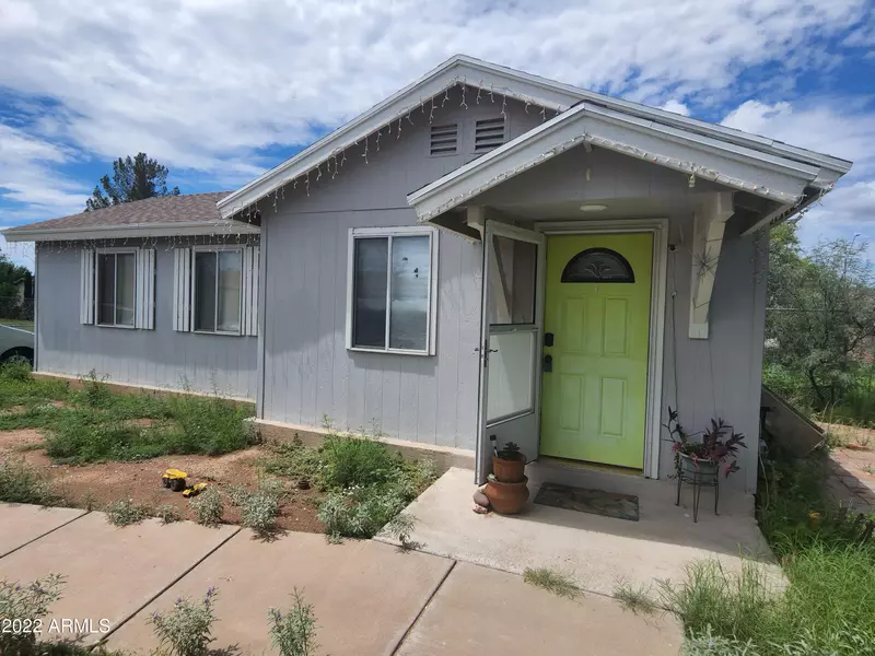 604 N ELIZABETH Avenue N, Douglas, AZ 85607