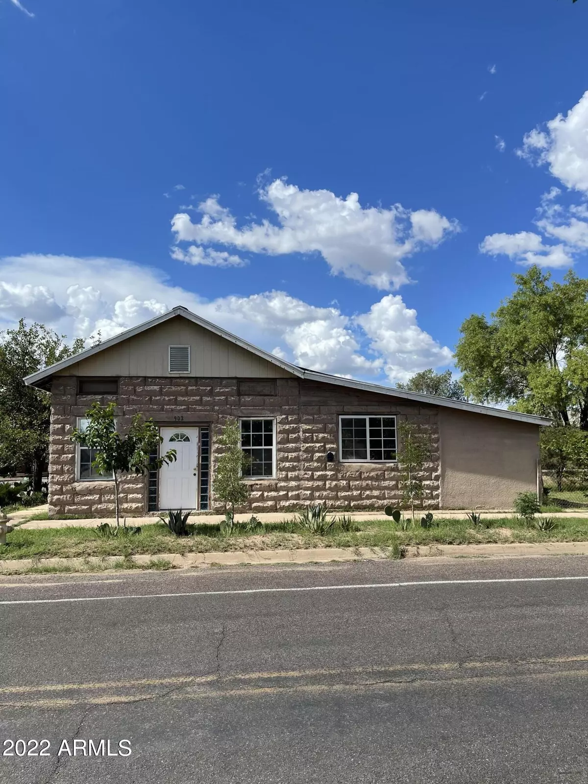 Douglas, AZ 85607,902 E 5TH ST 902 --