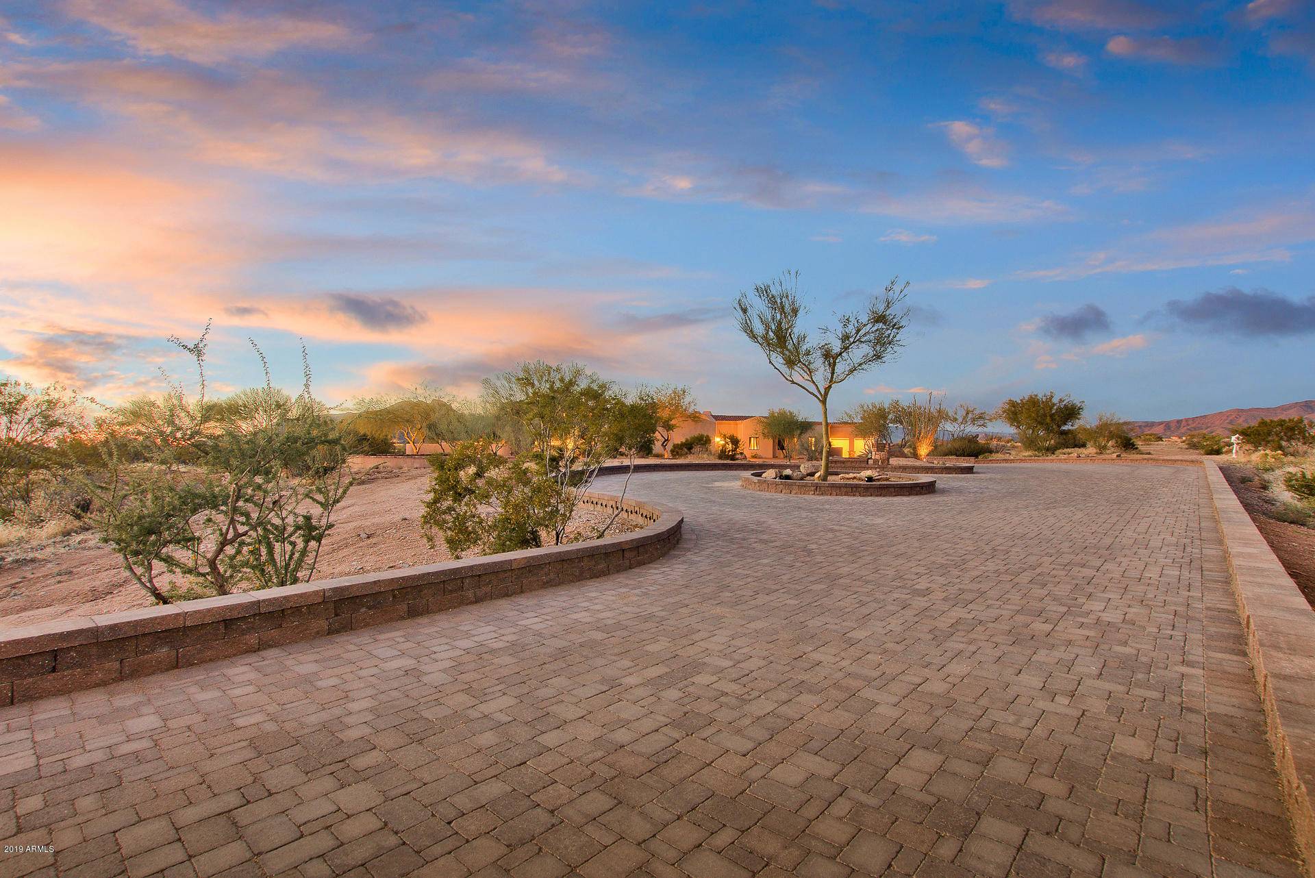Scottsdale, AZ 85266,8292 E BLACK MOUNTAIN Road