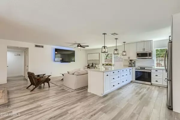 Tempe, AZ 85283,5629 S SAILORS REEF Road