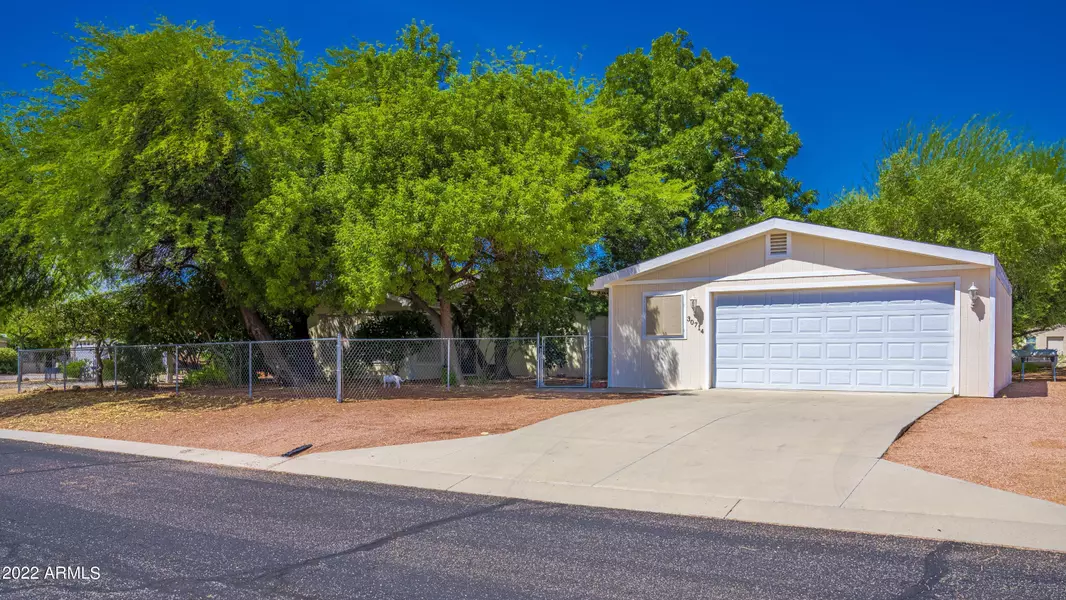 30714 S WANDERING Way, Congress, AZ 85332