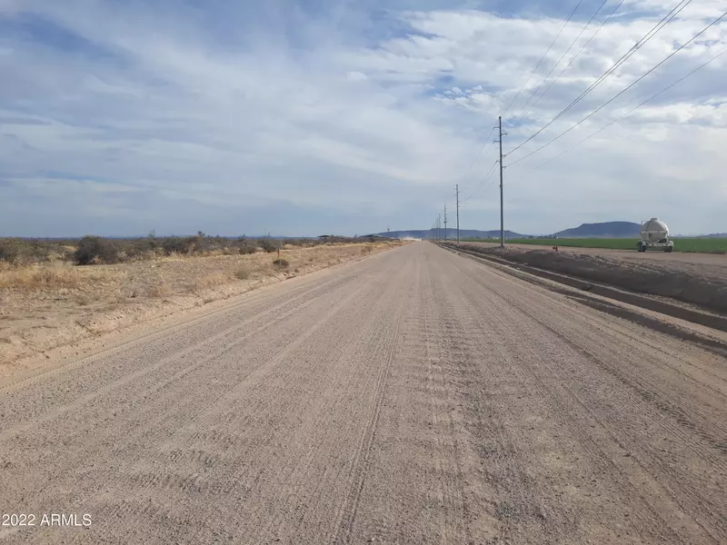 0 W Hyder - 016-      (LOT 4) Road #4, Gila Bend, AZ 85337