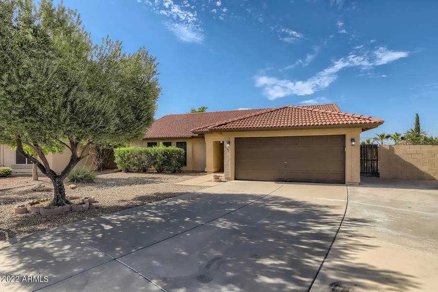 9145 W COUNTRY GABLES Drive, Peoria, AZ 85381