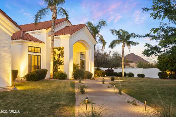 Paradise Valley, AZ 85253,5731 N 32ND Place