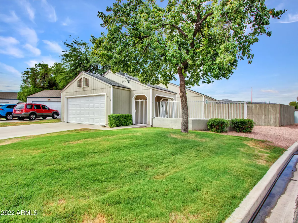 Phoenix, AZ 85042,7026 S 40TH Place