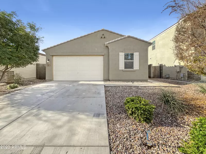 537 W TENIA Trail, San Tan Valley, AZ 85140