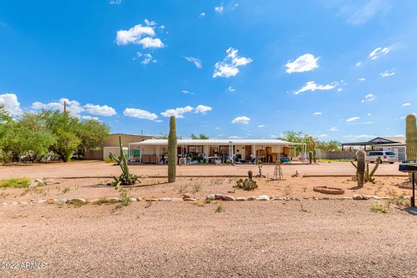 2065 W ROUNDUP Street, Apache Junction, AZ 85120