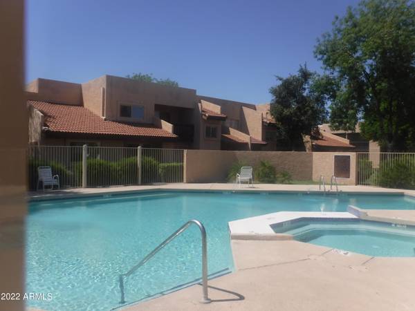 Mesa, AZ 85203,520 N STAPLEY Drive #204