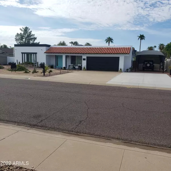 511 E CANTERBURY Lane, Phoenix, AZ 85022