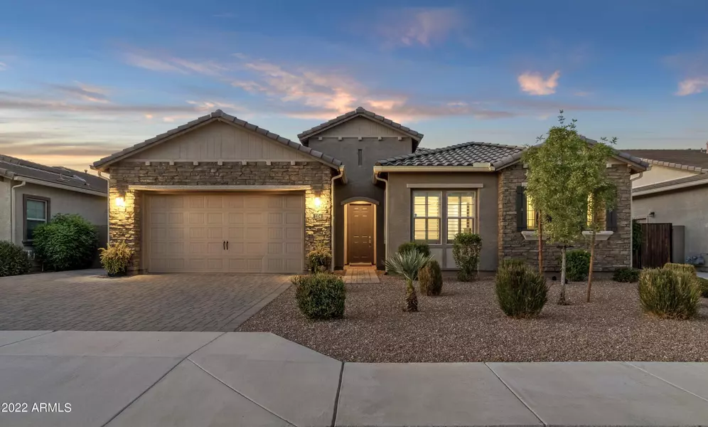 1104 E KNIGHTSBRIDGE Way, Gilbert, AZ 85297