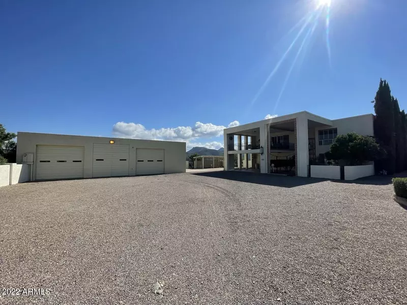 1052 W ESTATE Drive, Miami, AZ 85539