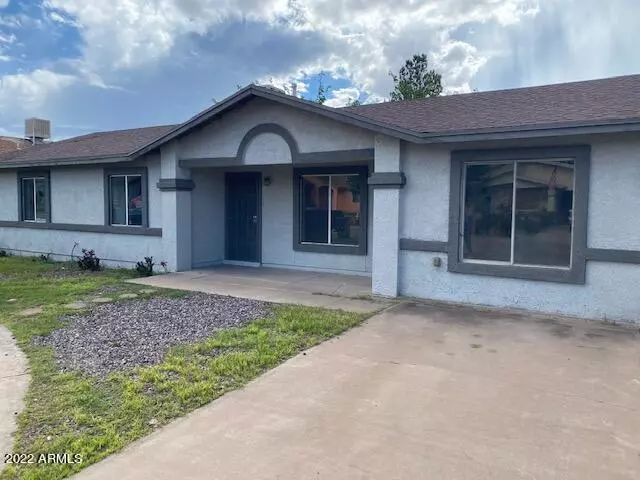 500 QUAIL RUN Avenue, Douglas, AZ 85607