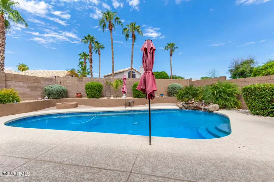 6892 W VIA DEL SOL Drive, Glendale, AZ 85310