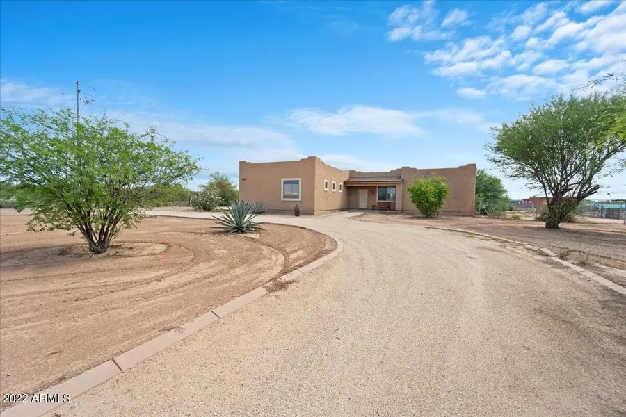 22647 W DUSTY WREN Road, Wittmann, AZ 85361