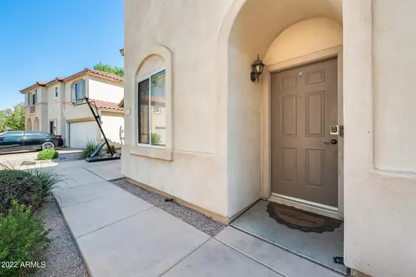 Chandler, AZ 85225,615 E LOS ARBOLES Place