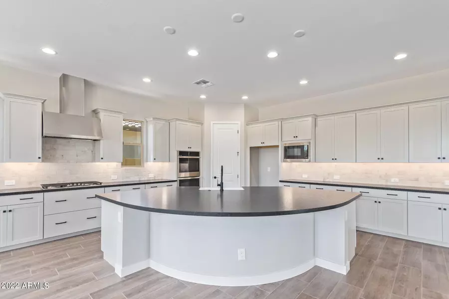 1537 E FLOWER Street, Gilbert, AZ 85298