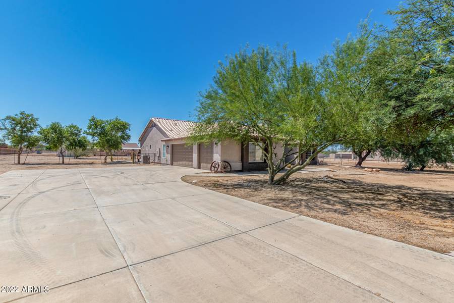 3983 E TRIPLE CROWN Drive, San Tan Valley, AZ 85140