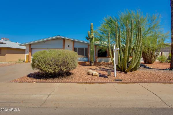 2112 E GREENWAY Drive, Tempe, AZ 85282