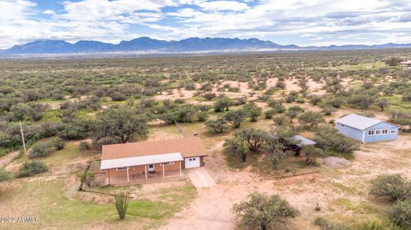 2059 W COUGAR Place, Huachuca City, AZ 85616