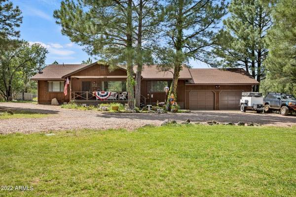 910 S 11TH Street, Show Low, AZ 85901