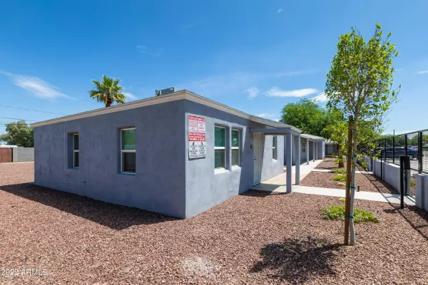 Phoenix, AZ 85040,210 E JONES Avenue