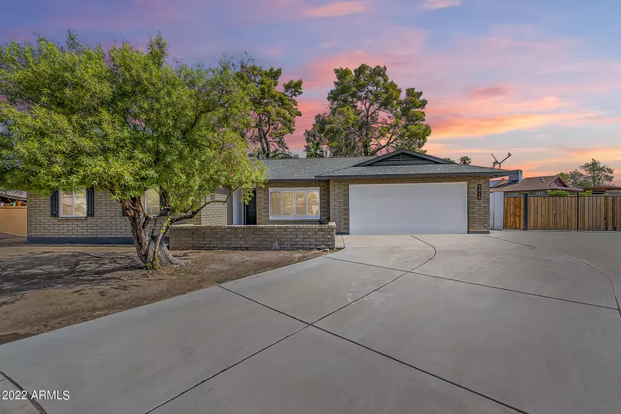 5318 W TOWNLEY Avenue, Glendale, AZ 85302