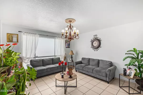 Phoenix, AZ 85042,1625 E SOUTH MOUNTAIN Avenue