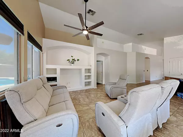 Phoenix, AZ 85041,6817 S 39TH Drive