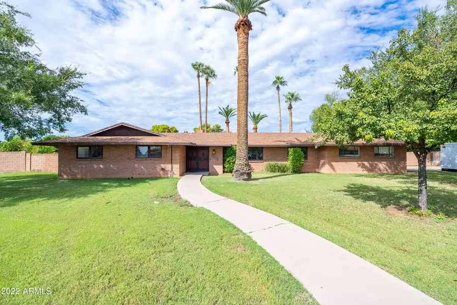 2210 E HALE Street, Mesa, AZ 85213